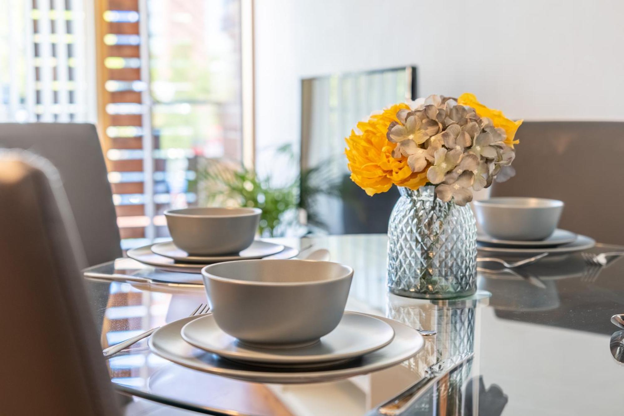Cotels At Vizion Serviced Apartments, Superfast Broadband, Central Location, Free Parking, Fully Equipped Kitchen Milton Keynes Esterno foto